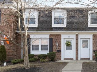 52 Hickory Hill Rd, Amherst, NY 14221