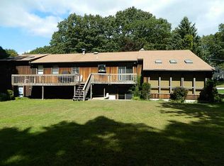 23 Flanders Dr, West Warwick, RI 02893