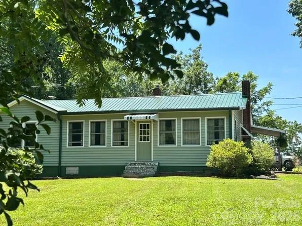 1174 Stacy Hill Rd, Marion, NC 28752