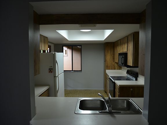 5th image of 2505 Nightingale Ln