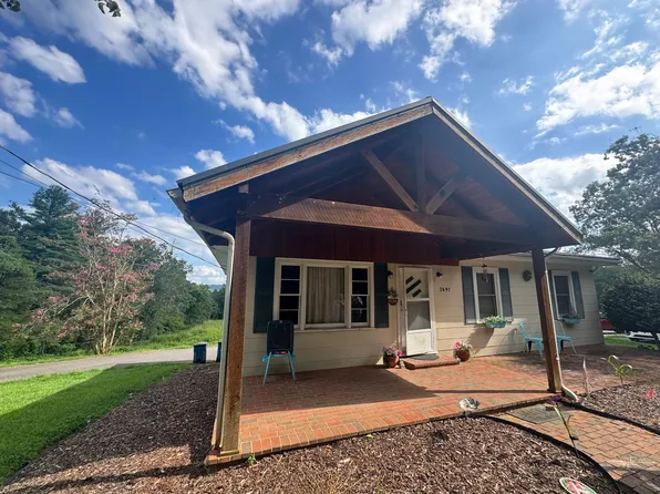 2697 Spears Rd, Lenoir, NC 28645