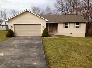 177 Hilltop Dr, Crossville, TN 38555