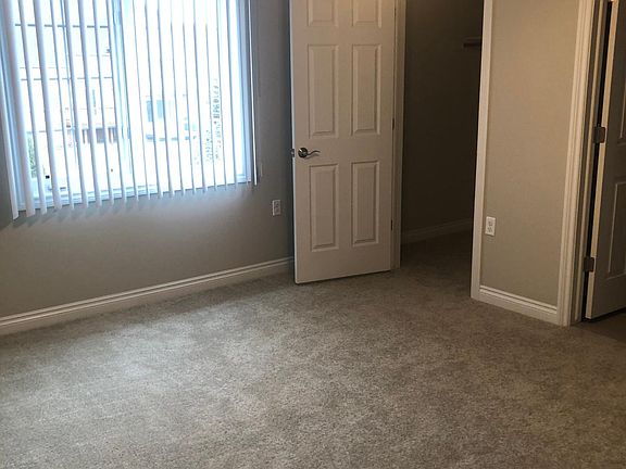 4th image of 56348 Newport Dr #56384