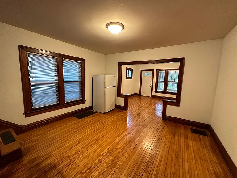 E Tompkins Ave 178-180 JLS — Photo 19