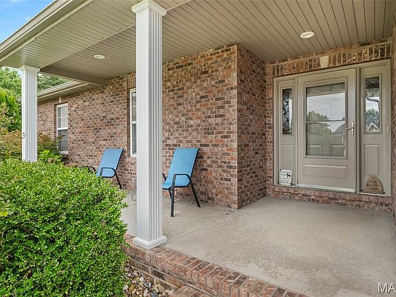 4th image of 1109 Oak Ln