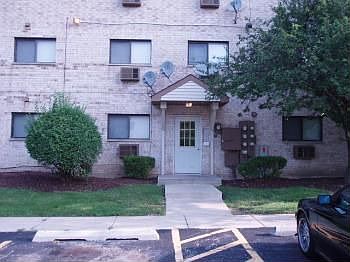 1st image of 460 E Osage Ln APT 1A