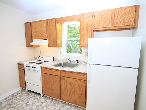 3rd image of 105 Bearwood Dr #105