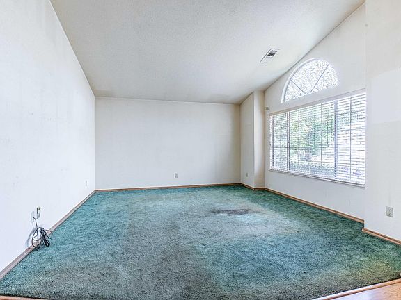 5th image of 504 Ramsey Dr