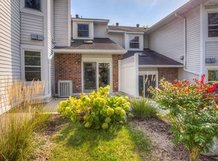 5307 Highpointe Ter, Bloomington, MN 55437