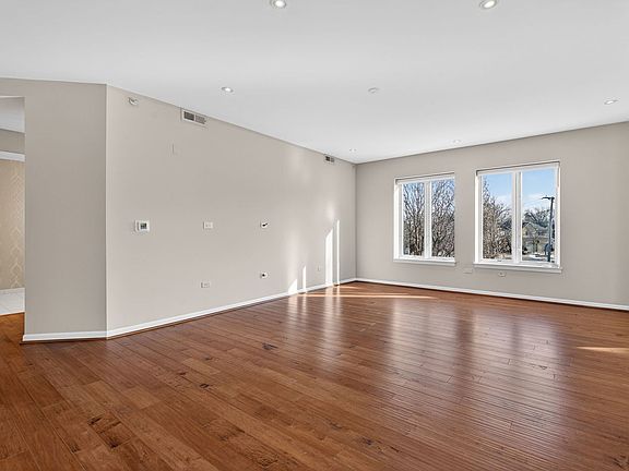 4th image of 145 S York St Unit 310