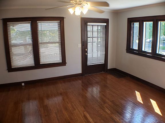 4th image of 227 Palmer St NE