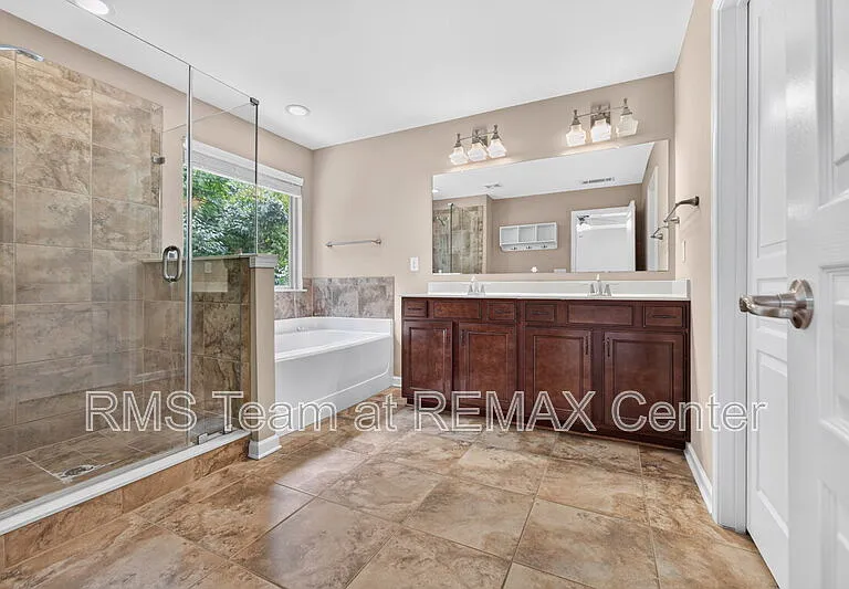 1572 Lenox Overlook Rd — Photo 36