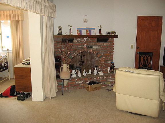 3rd image of 5436 Esplanada Ave
