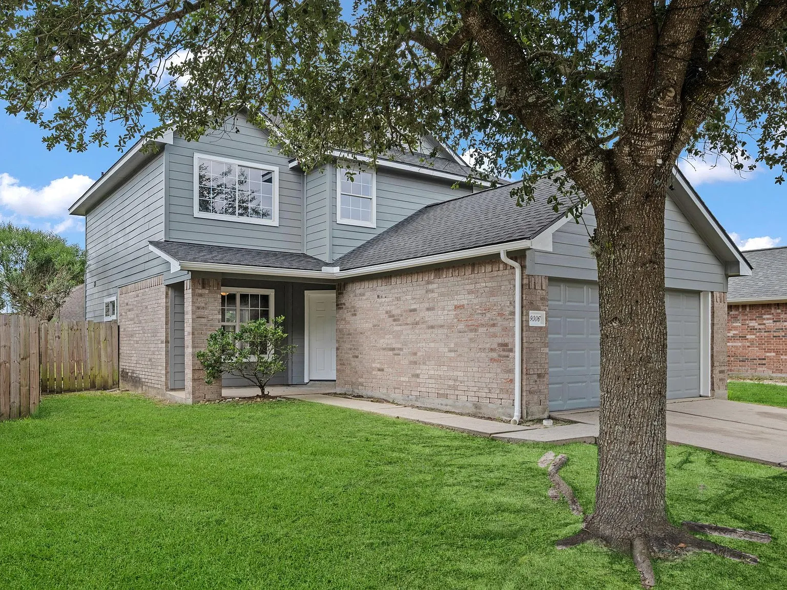 4 bed, 2.5 bath, 1894 sqft, $1,850 — Photo 2