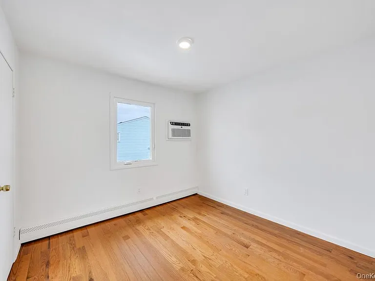 405 Massapequa Ave — Photo 15