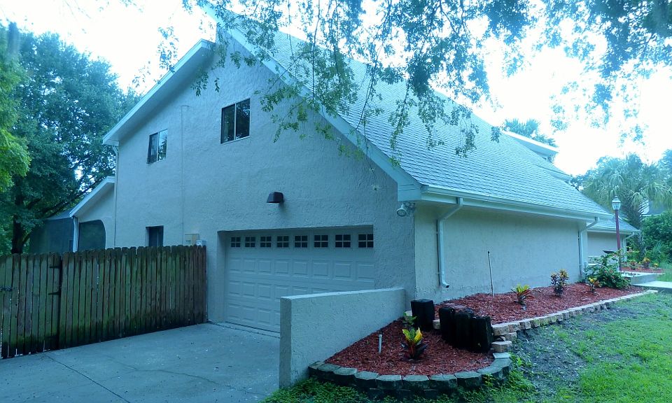 1st image of 310 Hidden Lake Dr