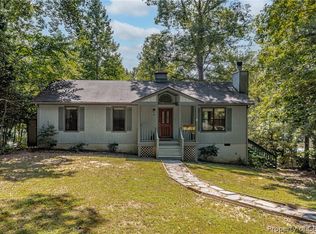 55 E Cove Ln, Weems, VA 22576