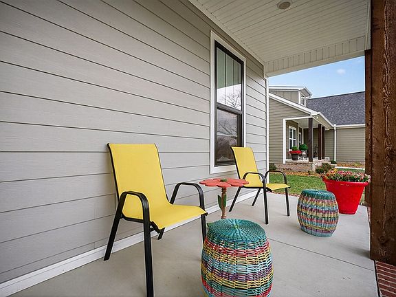 4th image of 2545 Bowser Rd