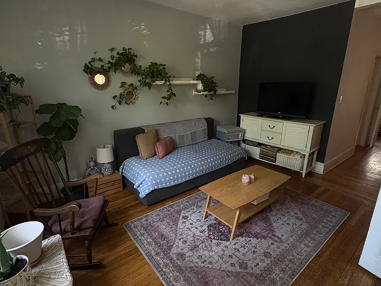388 Burns St #1 — Photo 3