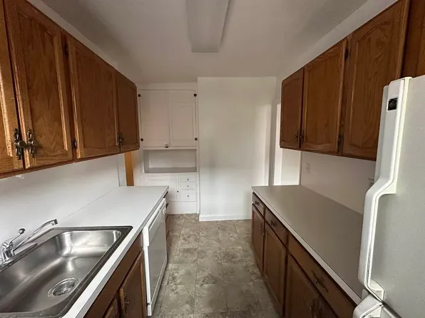 636 West 230th Street image 4 of 11