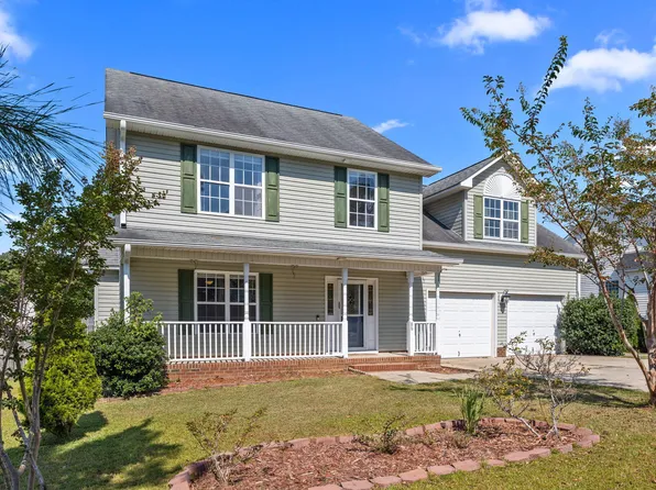 86 Pender Rd, Spring Lake, NC 28390