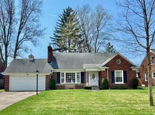 809 Shoreham Rd, Grosse Pointe Woods, MI 48236