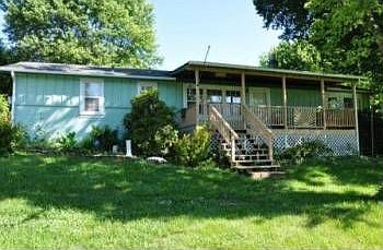 1st image of 2843 Carson Ave
