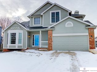 17331 Pine Cir, Omaha, NE 68130