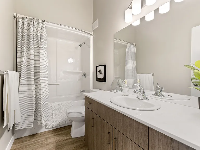 1650 Devonshire Dr W — Photo 37