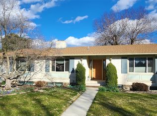 114 NE Cedar Avenue, College Place, WA