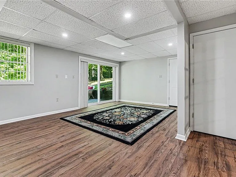 3084 Green Valley Dr — Photo 7