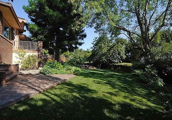 Private and Peaceful Grounds