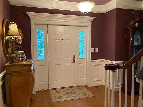 Extensive Trim throughout