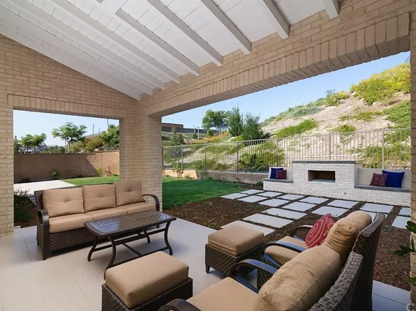 2 Entonar Rd, Mission Viejo, CA 92694