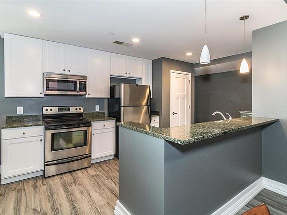 4th image of 314 N Broadway Ave #707