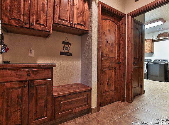 5th image of 957 Misty Water Ln