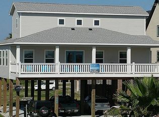 862 Bowers Ln, Crystal Beach, TX 77650