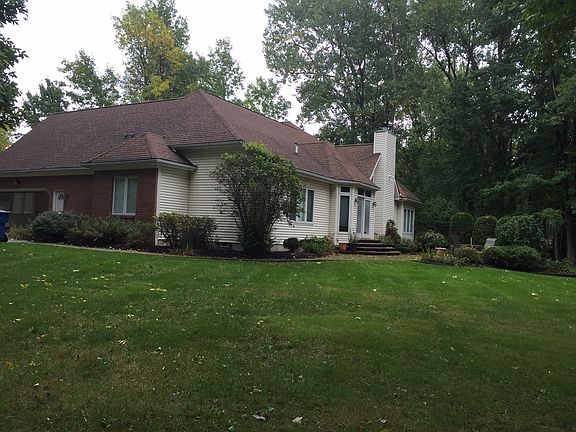 5th image of 29 Brandon Ct