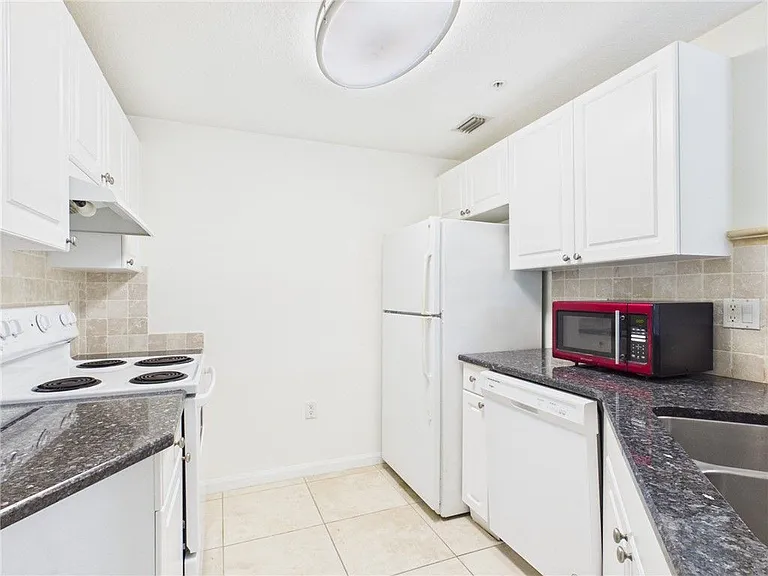 5060 Fairways Cir #F303 — Photo 7