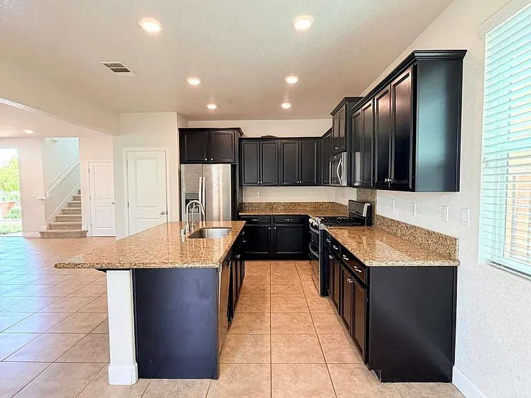 2133 Salice Way — Photo 7