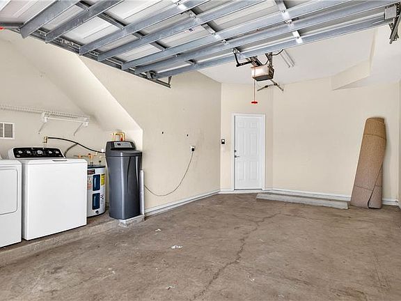 5th image of 9739 Meadow Field Cir