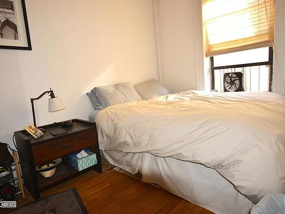 5th image of 3011 34th St APT 4C