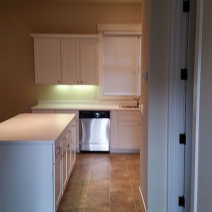 4th image of 1036 Clark St #A