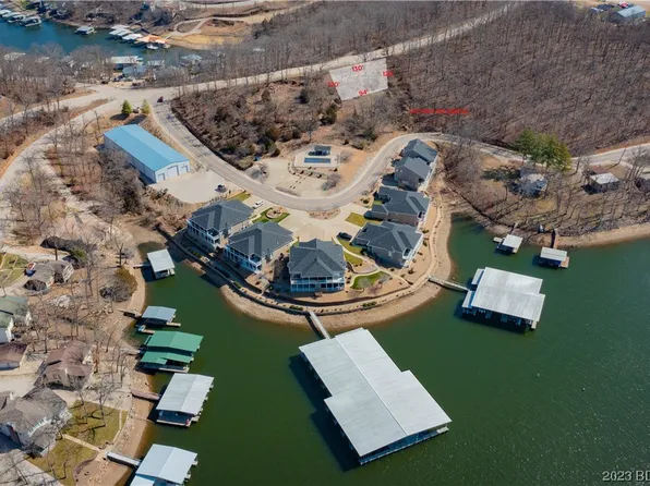 1 Outer Dr, Lake Ozark, MO 65049