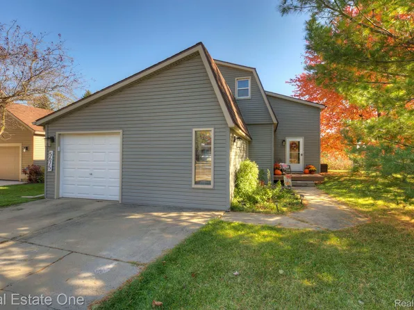 5675 Dartmouth Ct, Ypsilanti, MI 48197