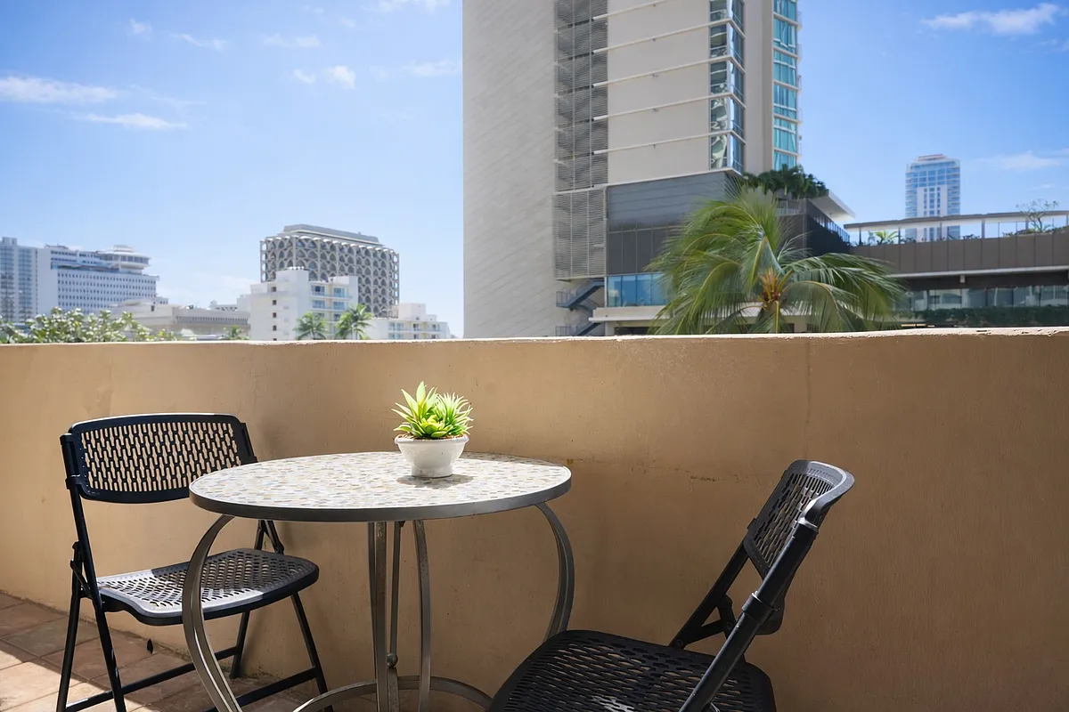 Building Photo - 2140 Kuhio Ave #506