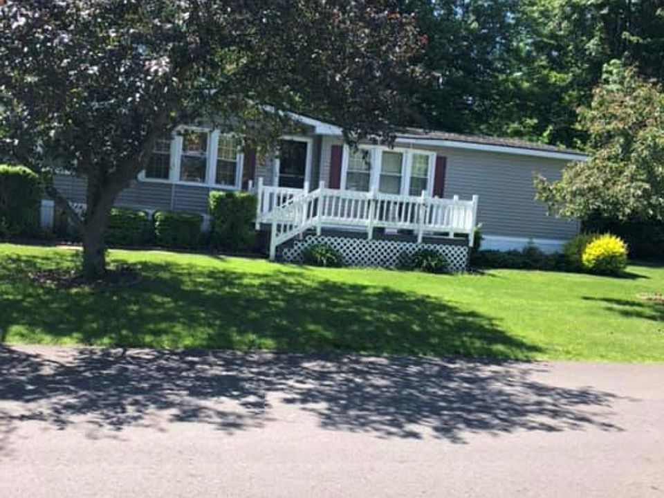 1st image of 327 Holly Ln