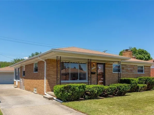 28133 Palm Beach Dr, Warren, MI 48093