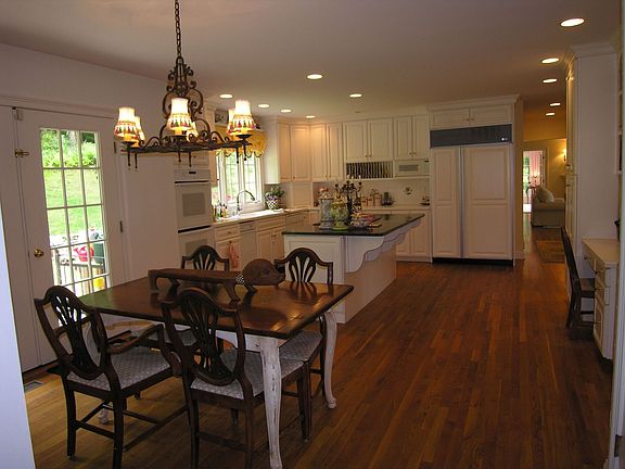 Generous Sized Kitchen/Breakfast Room