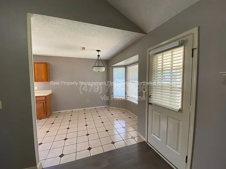 3168 W Shale St — Photo 4